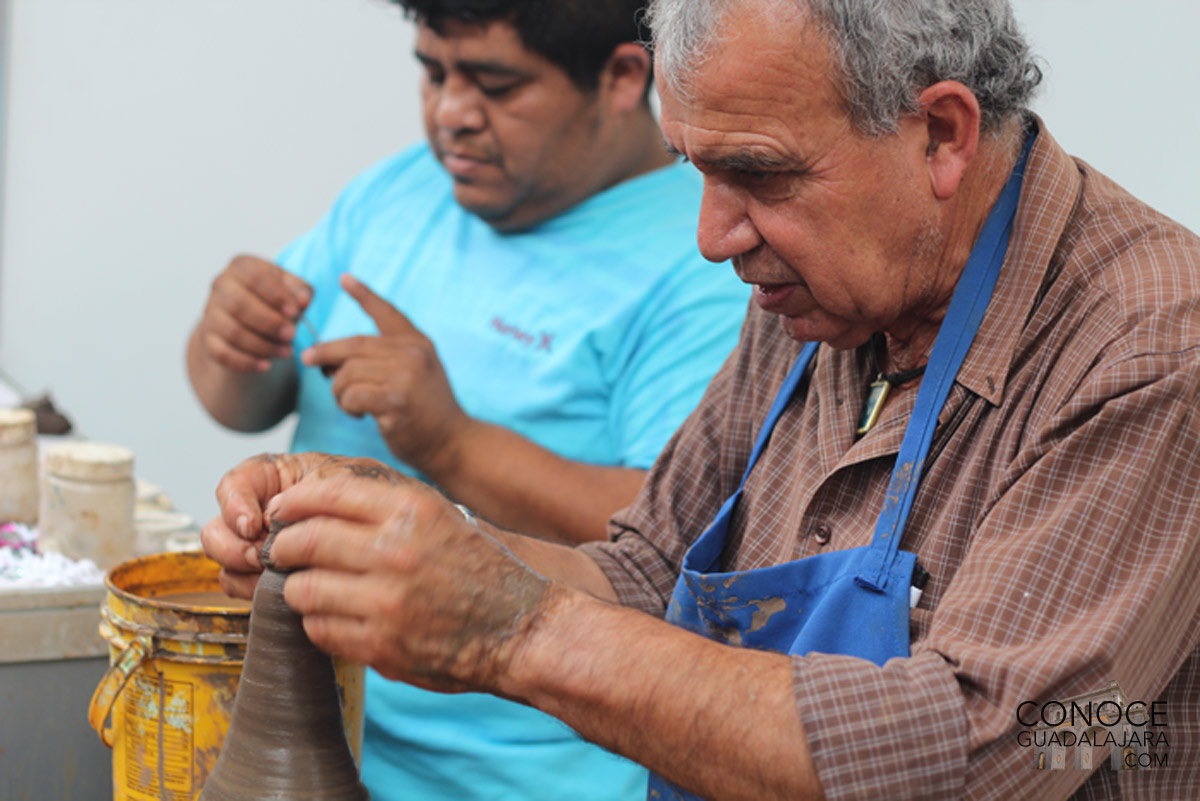 artesano-trabajando-jalisco
