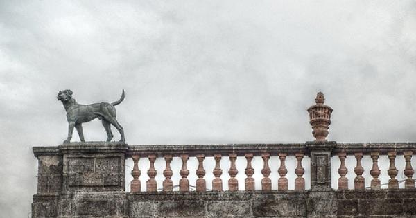 Leyenda de la casa de los perros